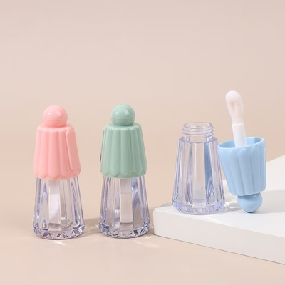Tipo cosmético Gloss labial 4,5 ml tubo de plástico com cobertura em forma de guarda-chuva em várias cores
