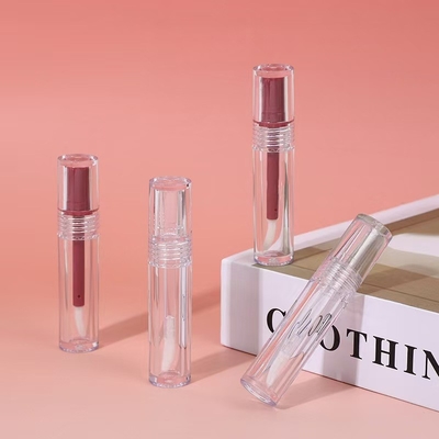 Estrutura do material PETG/ABS Tubos lipgloss com revestimento colorido e capacidade de 4,5 ml