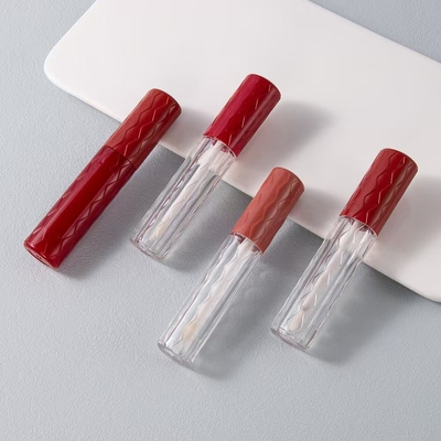 Botão de plástico para lábios com esmalte de tubo adequado para todos os tipos de pele em várias cores