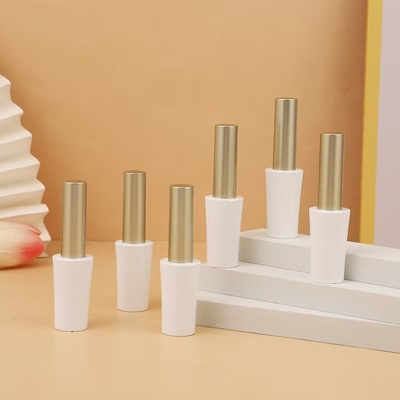 Cosméticos Essential Opaco Lips Glaze Tube com aplicador de escova conveniente