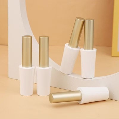Cosméticos Essential Opaco Lips Glaze Tube com aplicador de escova conveniente
