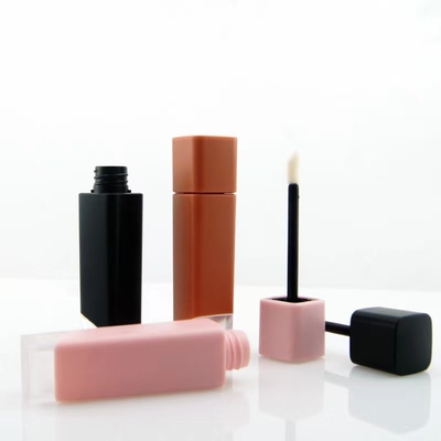 Tubo de brilho labial personalizado de 5 ml com embalagem vazia de cor mate