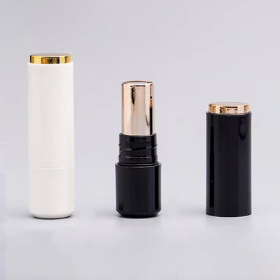 As cores personalizadas são aceitas. Tubo de batom vazio 3.5g com anel de selo.