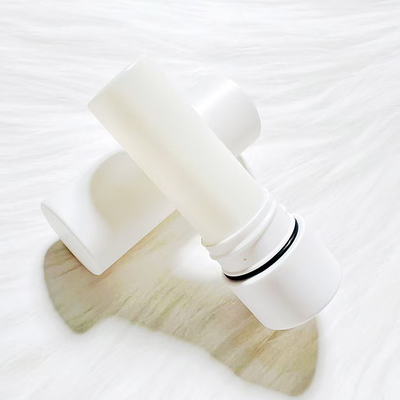 Tubo de batom branco normal de 3,5 g com círculo de borracha para embalagem cosmética