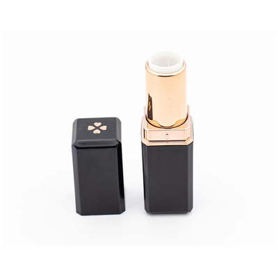 Quadrado Quatro Folhas Clover Design 5g Lipstick tubo recipiente em cor personalizada para produtos de beleza