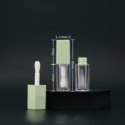 Tubo de gloss labial de plástico com pincel grande de 5ml Suporte para personalização de cores