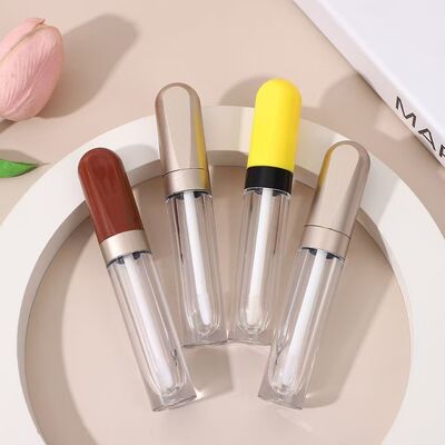 4.5ml Tubo de Brilho Labial Plástico com Cores Personalizadas e Design à Prova de Vazamento para Produtos de Cuidados Labiais