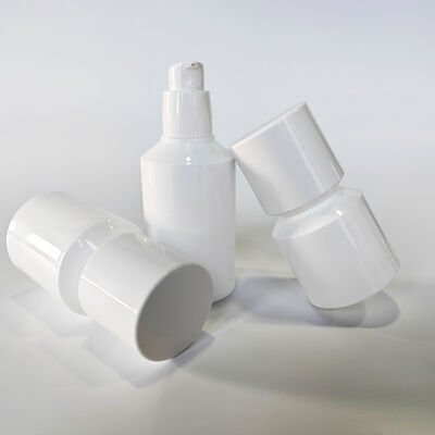 Novo design de 30 ml a 100 ml de garrafa de bomba sem ar Previne a exposição ao ar Maximiza o uso do produto Higiênico Sem contaminação de dedos para cuidados com a pele