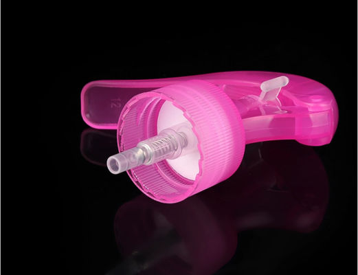 Bomba de pulverização de gatilho de plástico rosa com bocal de névoa fina para garrafas cosméticas