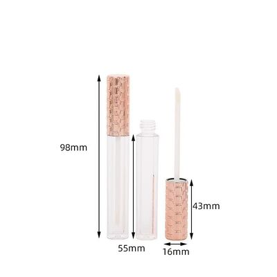 Venda a retalho Tubo plástico de brilho labial de 4,5 ml com tampa dourada e escova branca para recipiente cosmético vazio